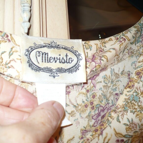 Mevisto vintage dress from Holt Renfrew - Picture 2 of 3